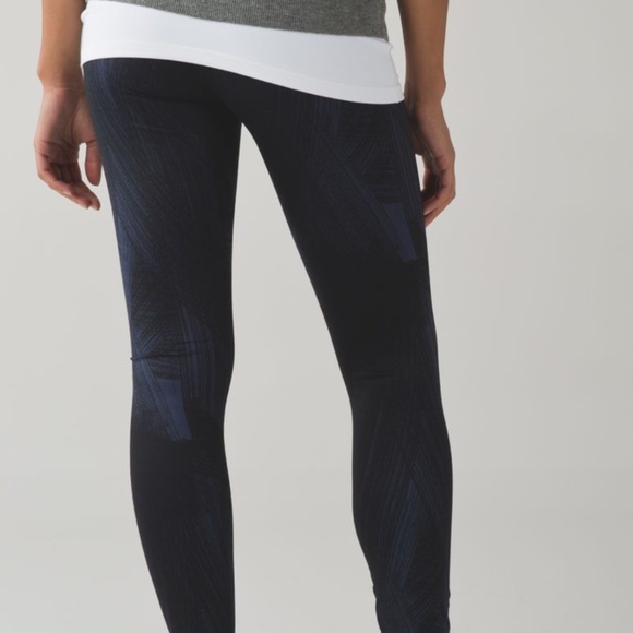 lululemon Wunder Under Full On Lyon in Wind Chill Deep Navy/ Black sz 4 - Picture 2 of 8